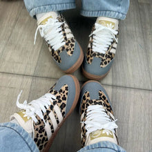 Cargar imagen en el visor de la galería, Tenis Ad Samba
